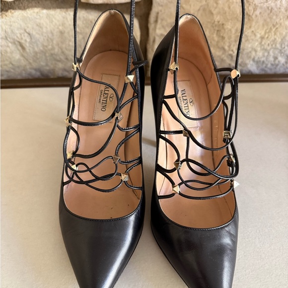 Valentino Black Leather Pointed-Toe Stiletto Pumps - Picture 4 of 9